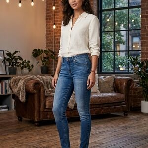 RW&CO. Women's Skinny Jeans in Blue